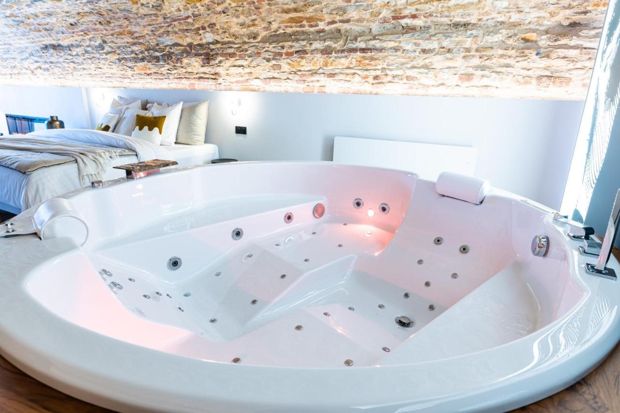 Legend Majestic Spa - Insolite & Unique - Champagne - Parking Prive Bourg-en-Bresse Exterior foto